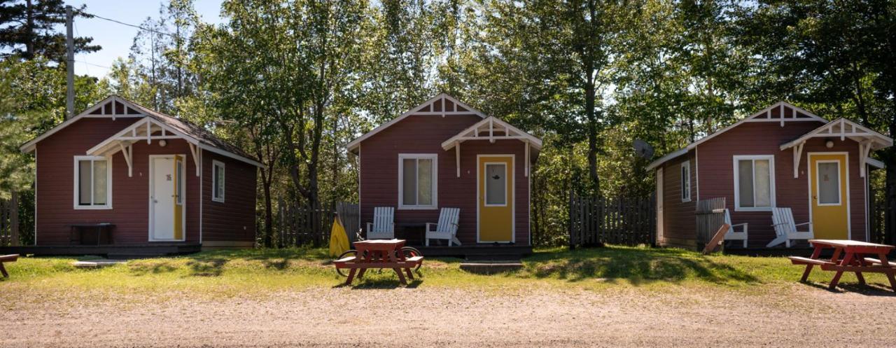 Complexe d'hébergement la Maison touristique Dugas Caraquet Exterior foto
