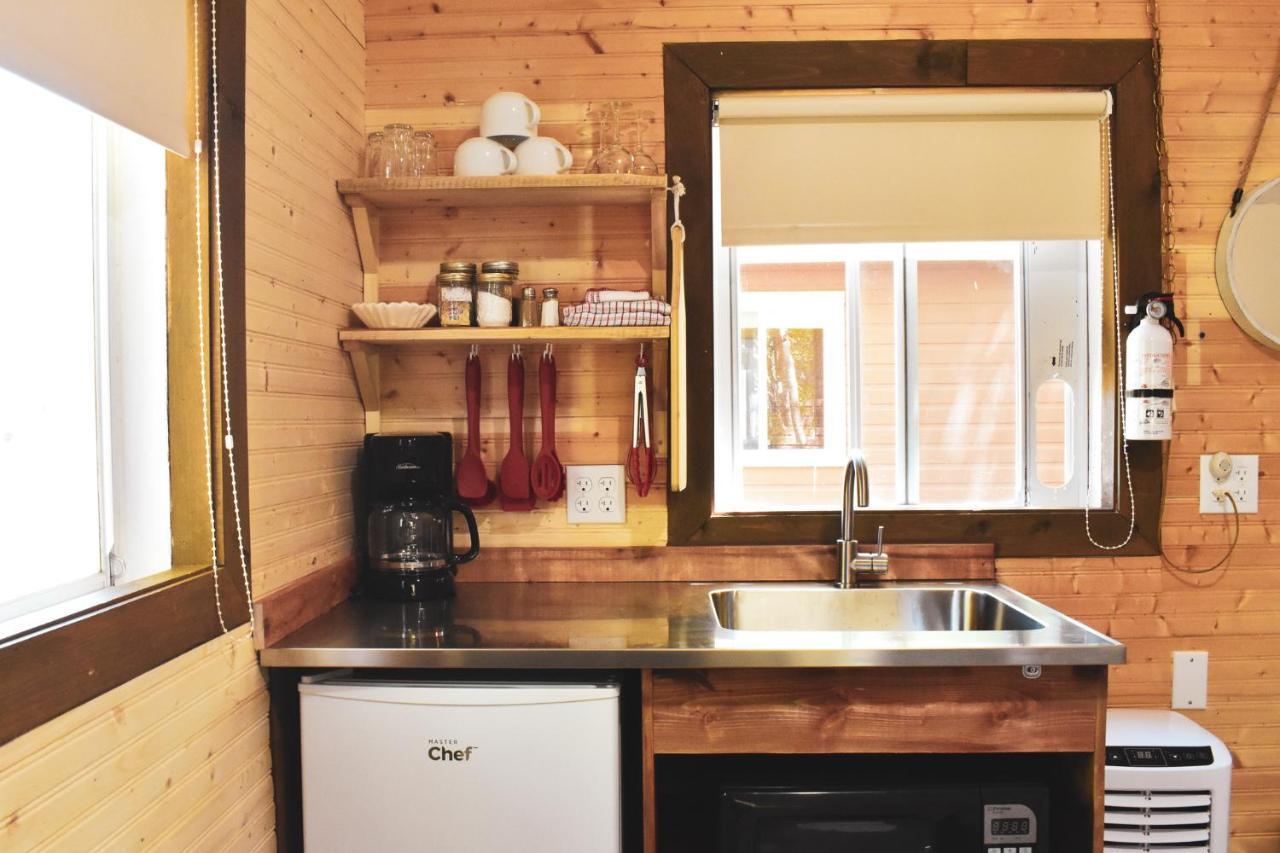Complexe d'hébergement la Maison touristique Dugas Caraquet Exterior foto